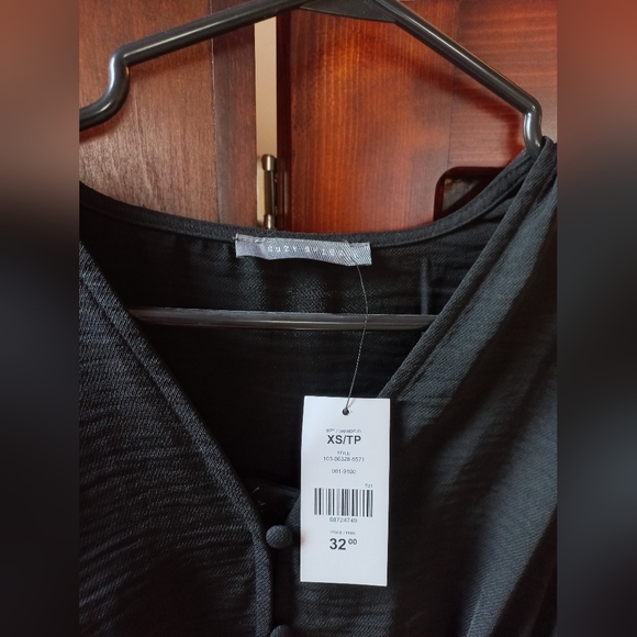 Suzy Shier 3/4 sleeve Top- NWT - X-SMALL - Picture 2 of 3